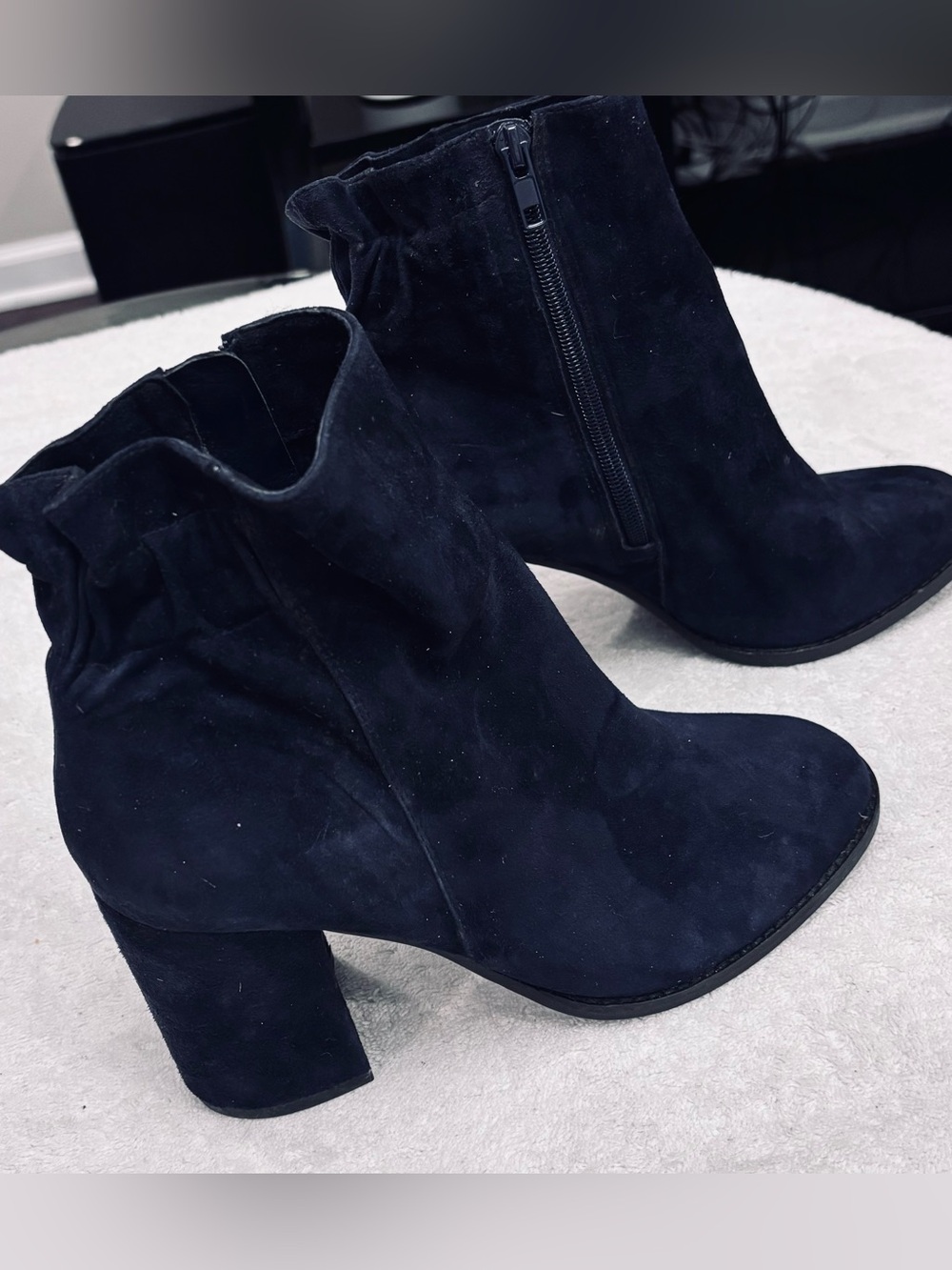 Almost Brand New Suede Ankle Boots - Size 8.5M - heel 3 1/2 inches - Box 22